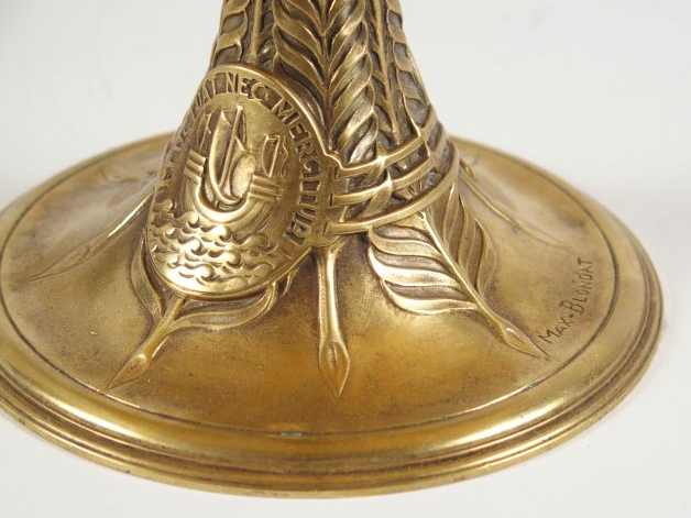 MAX BLONDAT. Coupe en bronze aux armes de la ville de Paris "Fluctuat 