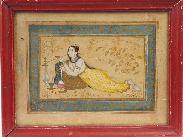 Gouache persane XIXème "La fumeuse de narguilé". Signée en bas à gauch