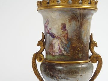 Garniture de cheminée Napoléon III de style Louis XIV en porcelaine po