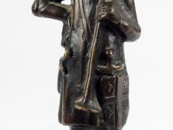 Ecole française début Xxème, sculpture en bronze à patine brune "Le so