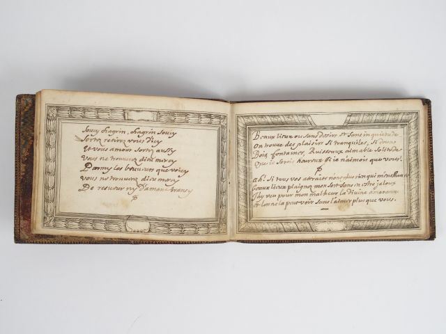 MANUSCRIT. Recueil manuscrit anonyme de 102 poésies galantes et grivoi