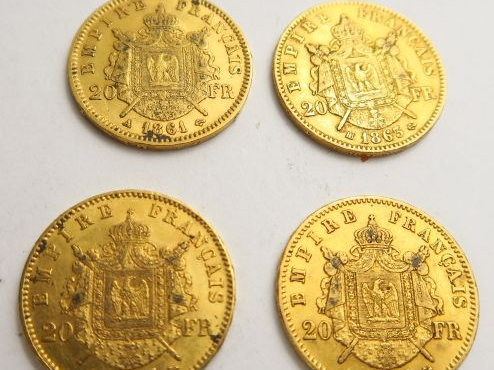 4 pièces Napoléon III laurée or : 1861 A, 1863 x 2 A et B, 1864 B. Fra
