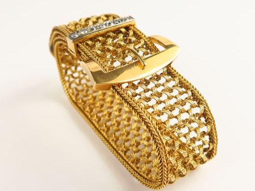 Bracelet ceinture en or, belle maille ajourée, rehausssé sur le passan