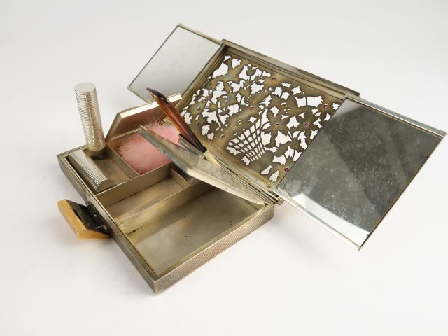 BOUCHERON. Minaudière en argent et vermeil, le couvercle en vermeil gr