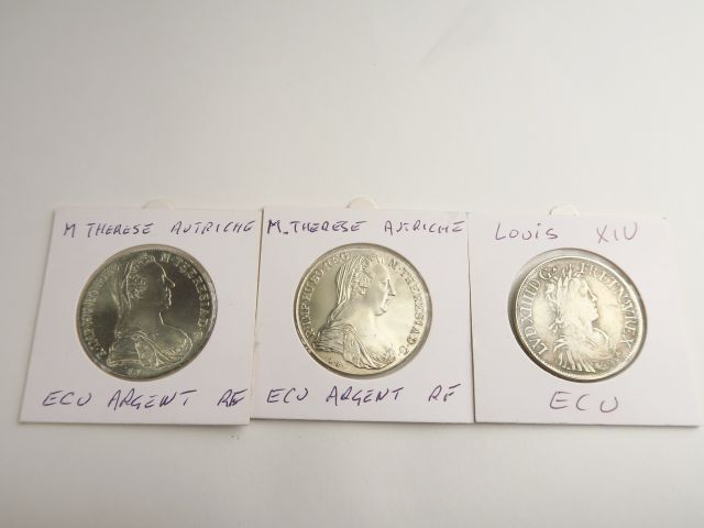 Ecu Louis XIV et deux pièces Marie-Thérèse d'Autriche en argent.