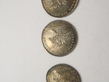 3 pièces Louis XV en argent, 1758. Poids : 17,69 g
