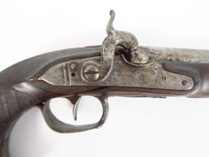 Pistolet à silex époque 1er Empire modifié à percussion, monture noyer