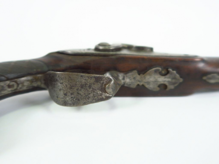 Pistolet à silex époque 1er Empire modifié à percussion, monture noyer