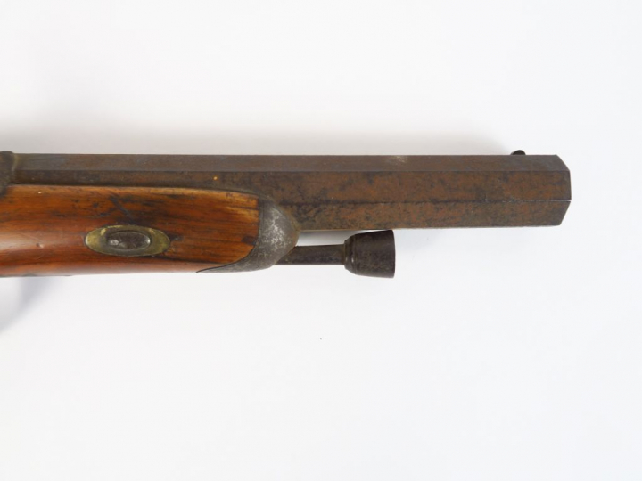 Beau pistolet de combat à percussion et platine à l’arrière, monture r
