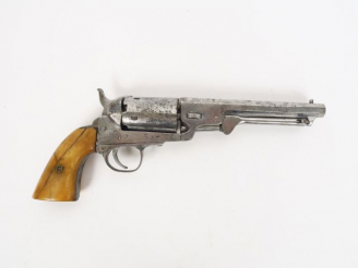 Vente aux enchères Copie d’époque simplifiée d’un revolver à poudre noire type Colt 1851 