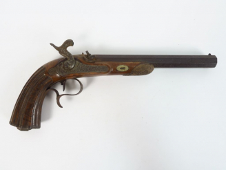Vente aux enchères Grand pistolet de tir à percussion monté fer et à platine à l’avant, p