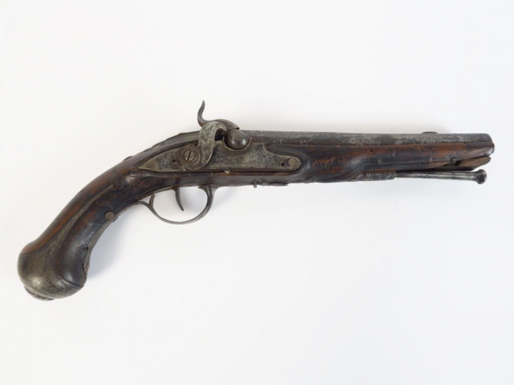 Pistolet de demi-arçon primitivement à silex et transformé à percussio