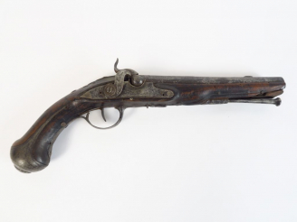Vente aux enchères Pistolet de demi-arçon primitivement à silex et transformé à percussio
