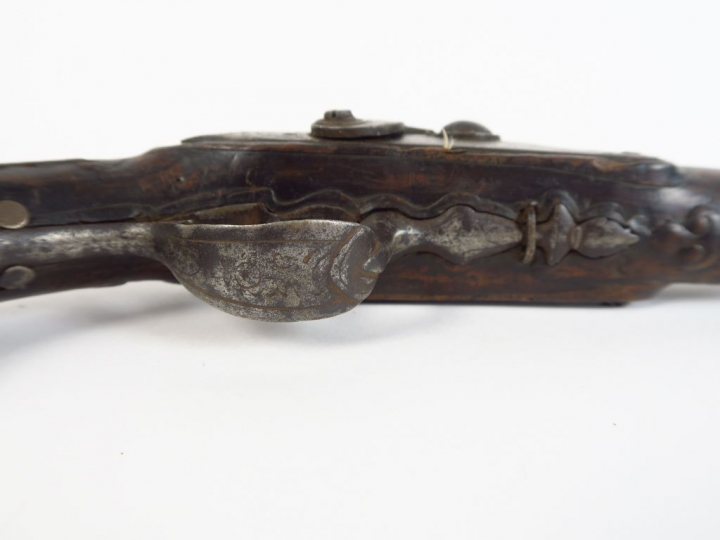 Pistolet de demi-arçon primitivement à silex et transformé à percussio