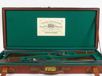 Vente aux enchères Belle paire de fusils de chasse juxtaposés calibre 12/65 en valise boi