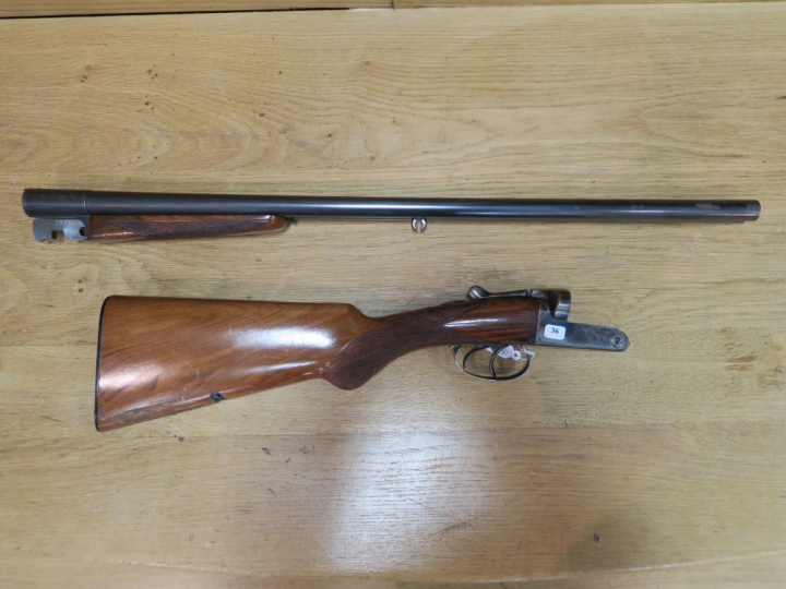 Beau fusil juxtaposé calibre 12/70 Robust type 222. Garnie et bascule 