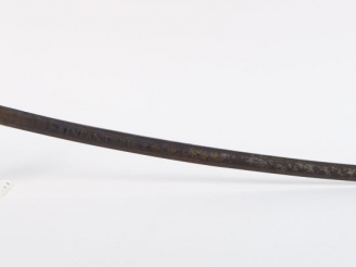 Vente aux enchères Sabre d’officier d’infanterie modèle 1821. Lame gravée au tiers, reste