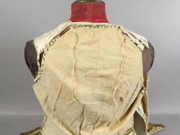 Document: demie partie d’un  habit  d’homme XVIII ème siècle en  soie 