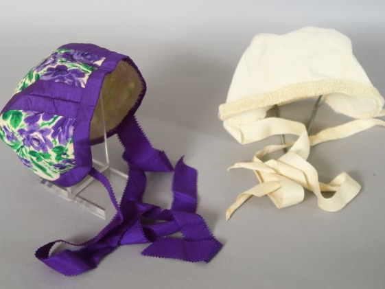 Col et deux poignets en duchesse de Bruges, XIXème siècle. Volant en d