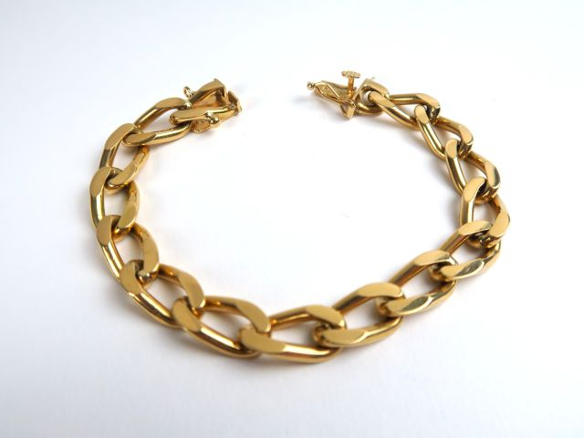 Gourmette en or or, maille cheval. Poids : 49 g