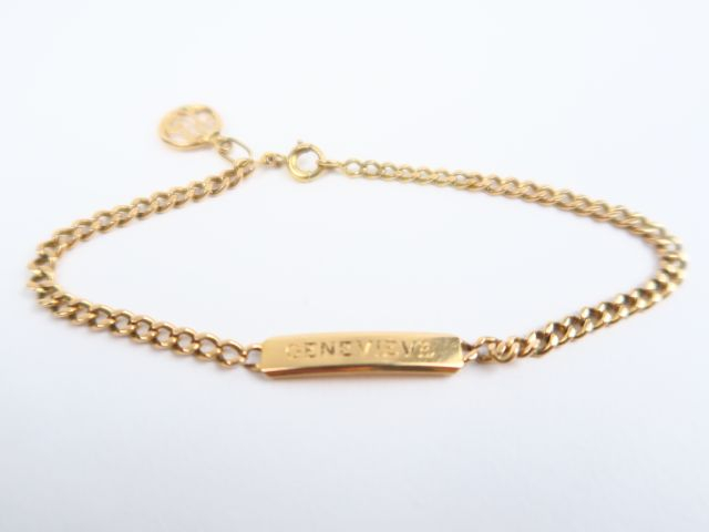 Gourmette d'enfant en or, gravée du prénom Geneviève. Poids : 7,8 g