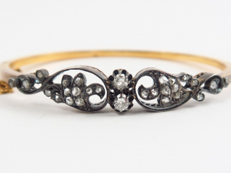 Vente aux enchères Bracelet Napoléon III en or et diamants taillés en rose. Poids tel : 9