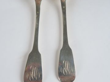 6 couverts en argent, poinçon Minerve, modèle uniplat, chiffrés. Poids