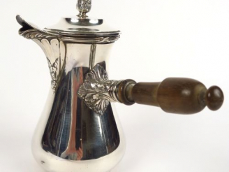 Vente aux enchères Verseuse marabout en argent, poinçon Minerve, manche latéral en bois t