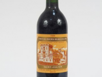 Vente aux enchères 1 BOUTEILLE CHÂTEAU DUCRU BEAUCAILLOU GCC ST JULIEN - 1986