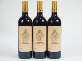 Vente aux enchères 3 BOUTEILLES CHÂTEAU GRUAUD LAROSE GCC ST JULIEN - 2005 - 1 LEGER ACCR