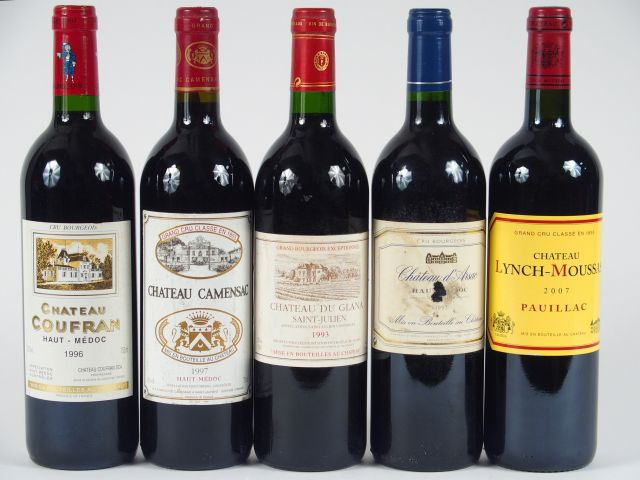 5 BOUTEILLES : 1 CHÂTEAU LYNCH MOUSSAS GCC PAUILLAC 2007 - 1 CHÂTEAU D