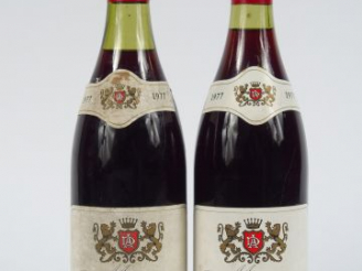 Vente aux enchères 2 BOUTEILLES MUSIGNY A. DABRUN - 1977 - 1,5 CM/3 CM