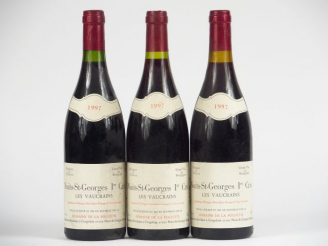 Vente aux enchères 3 BOUTEILLES NUITS ST GEORGES 1er CRU 'LES VAUCRAINS' DOMAINE DE LA PO
