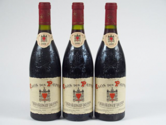 Vente aux enchères 3 BOUTEILLES CHATEAUNEUF DU PAPE 'CLOS DES PAPES' P. AVRIL - 1988