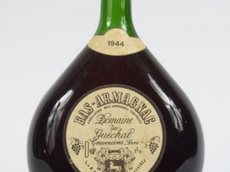 Vente aux enchères 1 MAGNUM BAS ARMAGNAC DOMAINE DU GUECHAT 43% - 1944 - COFFRET