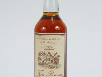 1 BOUTEILLE RHUM TROIS RIVIERES 45% -1974
