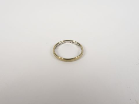 Alliance en or blanc.  2 g