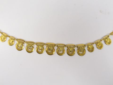 Collier en or filigranné.  5 g