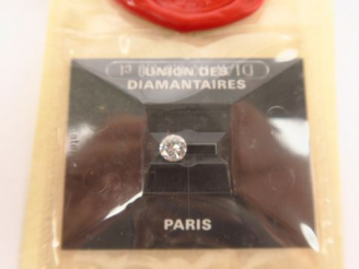 Vente aux enchères Brillant sur papier de 0,47 cts, couleur G, avec certificat authentici