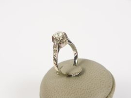 Bague solitaire or et diamant taille ancienne.  3 g