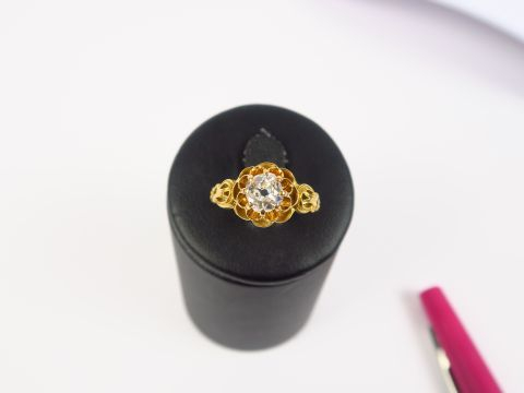 Bague or sertie d'un diamant taille ancienne.  3,7 g