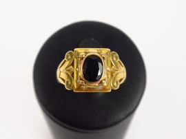 Vente aux enchères Chevalière 1900 en or et saphir.  6,4 g