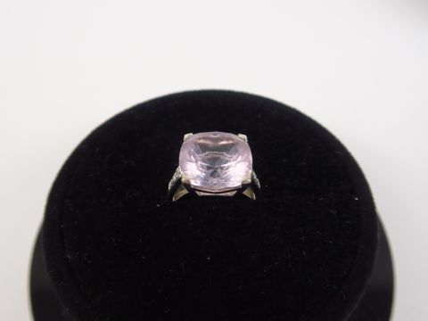 MAUBOUSSIN. Bague sertie d'une améthyste et de brillants. Signée