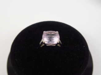 Vente aux enchères MAUBOUSSIN. Bague sertie d'une améthyste et de brillants. Signée