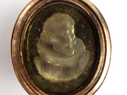 Pendentif XIXème intaille d'Henri IV sur paillon d'or, monture en pomp