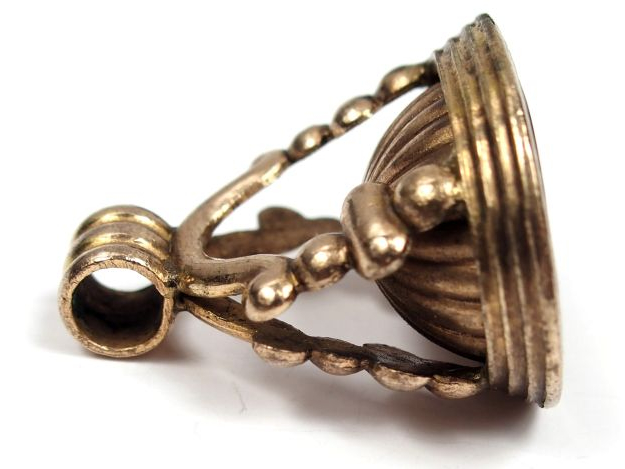 Pendentif XIXème intaille d'Henri IV sur paillon d'or, monture en pomp