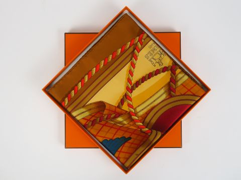 HERMES. Foulard 'Grande tenue'