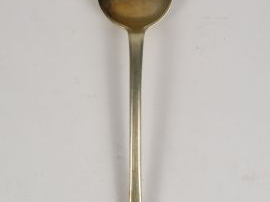 Vente aux enchères Cuillère à ragout en argent XVIIIe, armoriée.  153 g