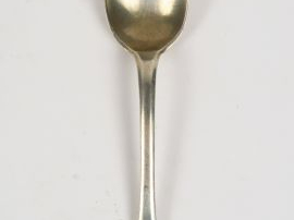 Vente aux enchères Petite cuillère en argent XVIIIe.  20 g
