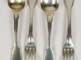 2 couverts en argent modèle au filet, poinçon au coq. Poids :